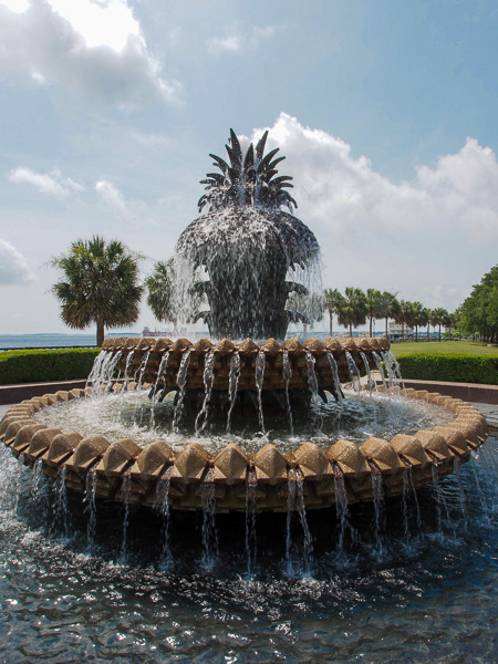 Fun things to do in Charleston : Pineapple Fountain at Waterfront Park.