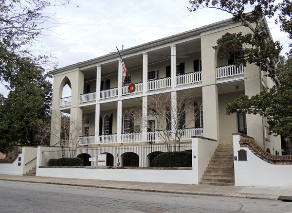 Fun things to do in Charleston : Old Marine Hospital.
