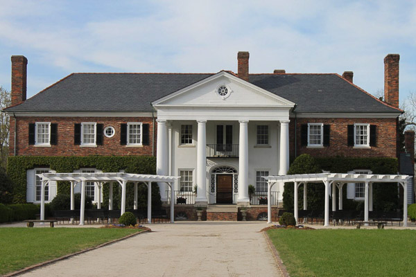 Fun things to do in Charleston : Boone Hall Plantation in Mount Pleasant SC.