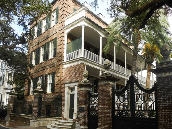 Fun things to do in Charleston : Simmons Edwards House.