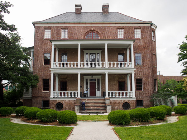 Fun things to do in Charleston : Joseph Manigault House Museum.