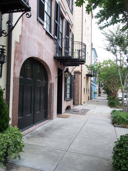 Fun things to do in Charleston : Rainbow Row.