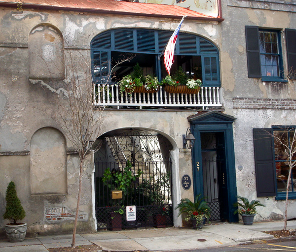 Fun things to do in Charleston : 27 State Street B & B.